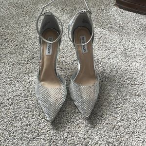 Steve Madden size 8.5 studded heels